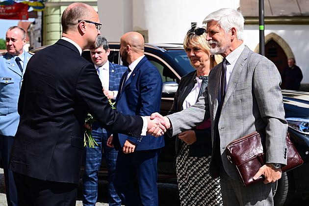 Prezident míří na východ Pardubického kraje, chce vidět i vyloučenou čtvrť