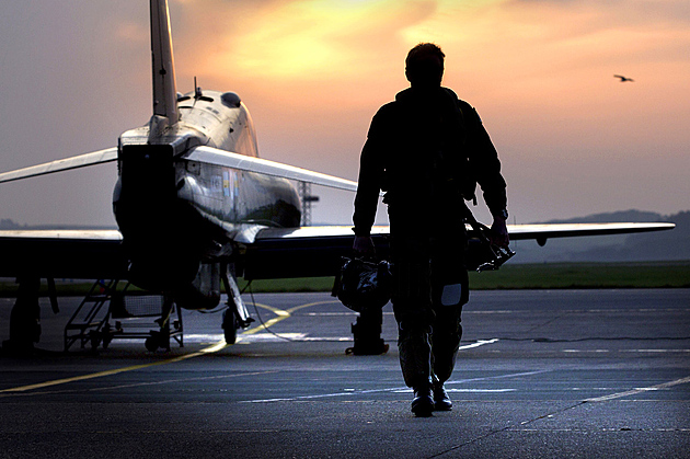 Symbol Red Arrows. Letoun Hawk se nejprve povedl a potom proslavil