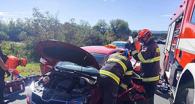Nehody komplikují provoz na jižní Moravě, z Brna na Blansko stojí kolona