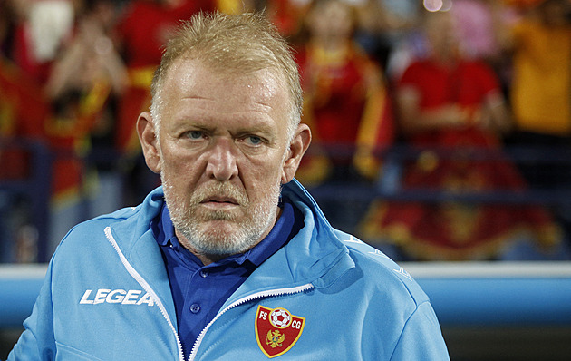 Černá Hora mění kouče, Prosinečki neustál ránu od Čechů a facku od Chorvatů