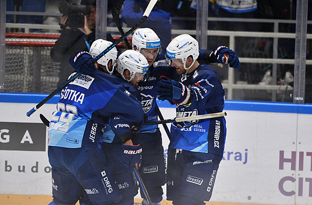 ONLINE: Kometa hraje v Hradci, Vítkovice čelí Spartě. Lídr z Budějovic hostí Třinec