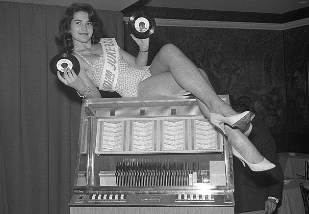 Dějiny jukeboxu: je z dob Edisona a sloužil mafii Meyera Lanskyho