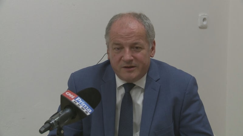 Stratus se rychle šíří. Očkování proti covidu je na pořadu dne, upozornil Prymula