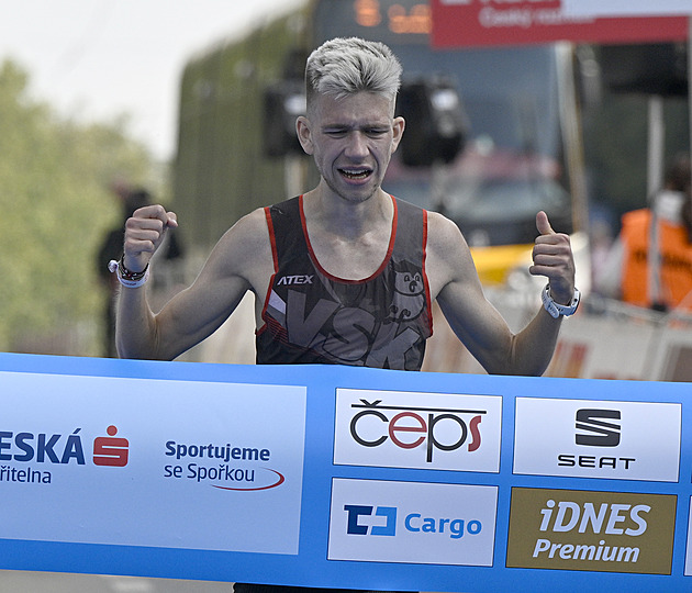 Legendární Běchovice se blíží. S obhájcem Zajícem a vracející se Sasínek Mäki