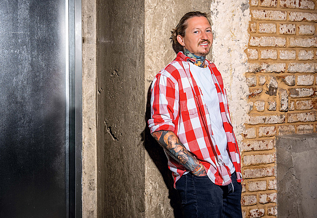 Jednoduché „čuňárny“ mám nejradši. Přemek Forejt o vaření i šetření peněz