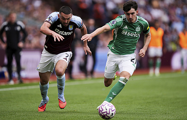 ONLINE: Aston Villa hraje proti Fulhamu, pak Newcastle přivítá Arsenal