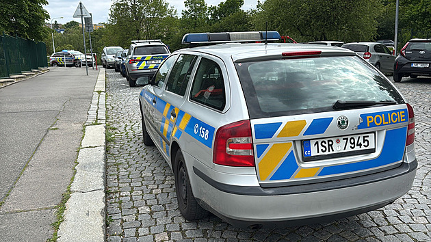 Policie vyšetřuje pobodání na chomutovském sídlišti, jeden muž je v cele