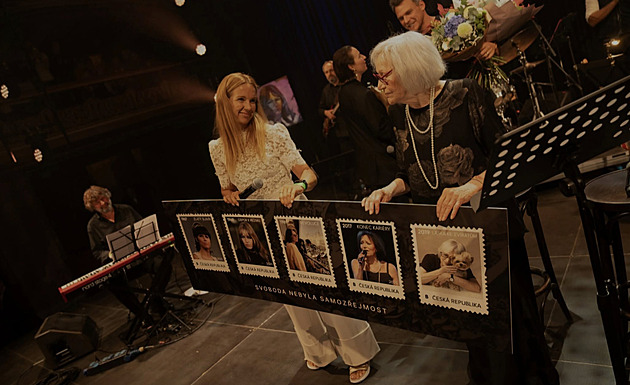 Marta Kubišová oslavila narozeniny. Je první zpěvačka na české poštovní známce