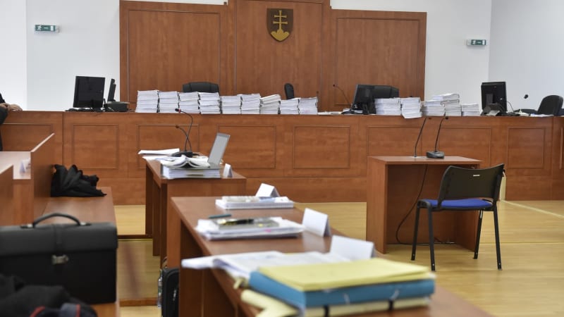 Masér Pobiš přiznal znásilňování klientek: Ublížil jsem. Státní zástupkyně navrhuje nižší trest