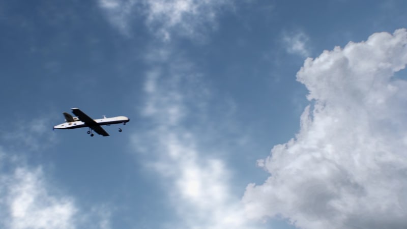 Norsko v pozoru: Nad letištěm operoval neznámý dron. Policii těsně unikl, pátrá po pilotovi