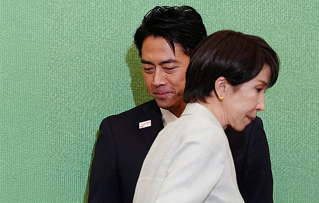 Říkají jí „rakovina strany“ a Tálibán. Do čela Japonska míří poprvé v historii žena