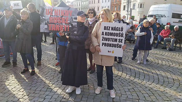 ŽIVĚ: Na velkém happeningu proti komunismu a extremismu má stánek i SPD