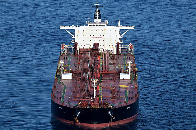 Francie bude soudit kapitána lodi ze zadržené ruské lodi, odmítl výzvu armády