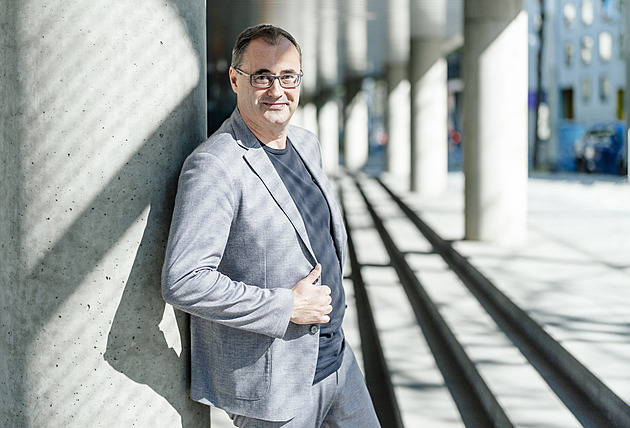 Volby 2025 ONLINE: Šťastný je pro výměnu vedení antimonopolního úřadu