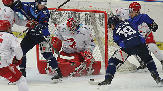ONLINE: Třinec hostí ocelářské derby. Do Brna zavítá Kladno, Pardubice čekají Vary