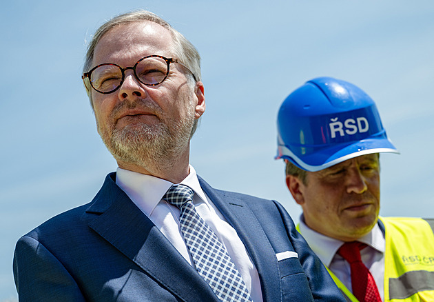 Čí vláda postavila víc dálnic? Jak se Fiala a Babiš hádali o výklad statistických čísel