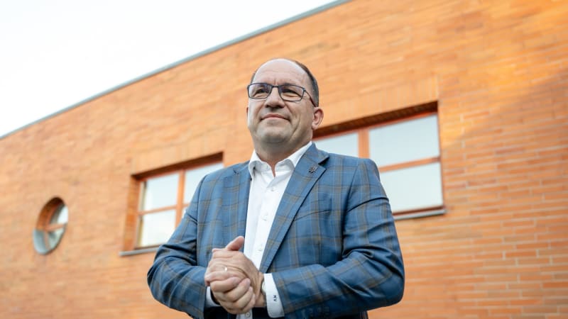 ON-LINE: Kampaň byla vyhrocenější než minule, řekl Výborný. Systém eDoklady opět selhal