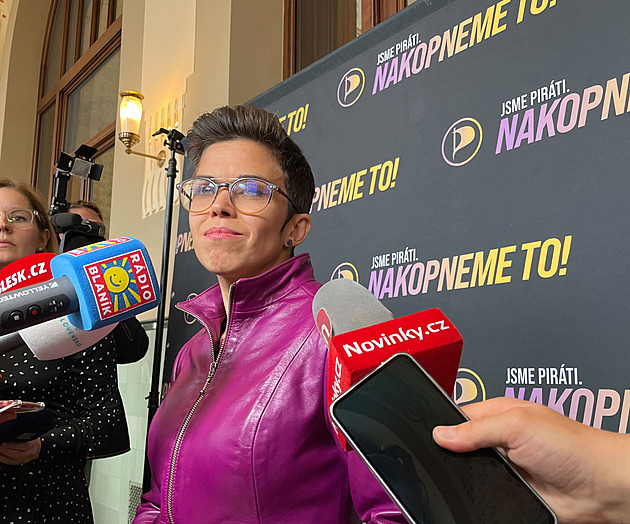 Na pirátskou párty na nádraží dorazil lídr Hřib. „Máme osm!“ vítal jej jásot.