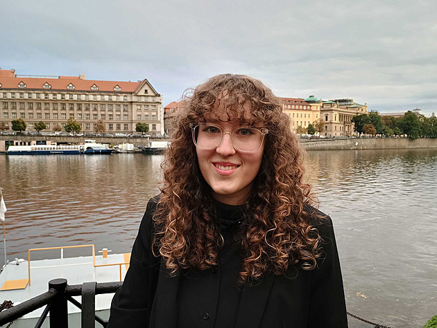 Seznamte se, nejmladší poslankyně a nová hvězda Starostů studentka Julie Smejkalová