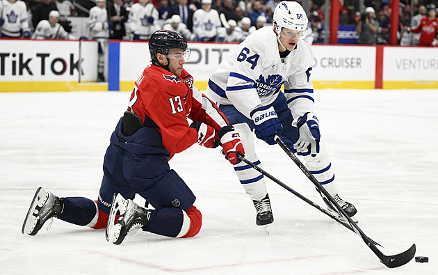 Toronto může poslat Kämpfa na farmu, žádný z týmů NHL si českého útočníka nevybral