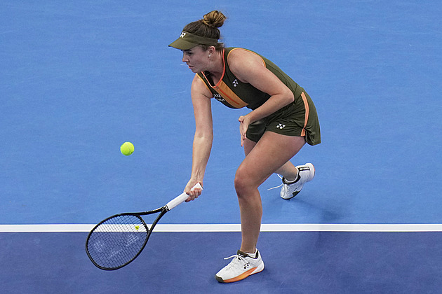 Tenis ONLINE: Nosková ve finále dostala kanára, ve druhé sadě podává na srovnání