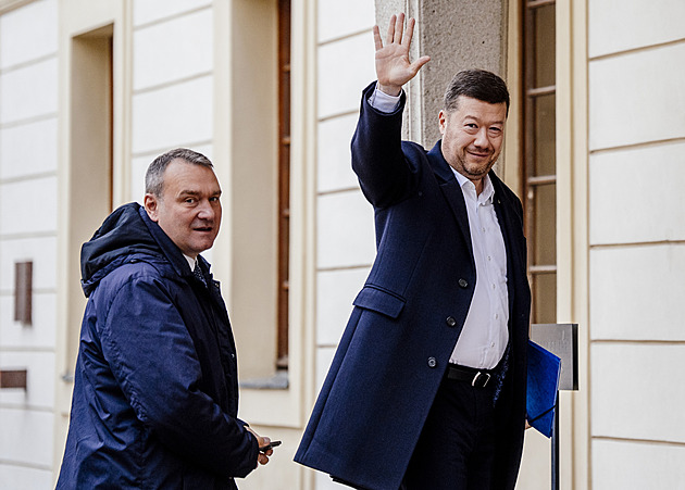 ONLINE: Pojí nás stejný pohled na svět v řadě věcí, řekl na Hradě Macinka