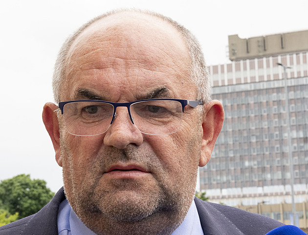 Soud o několik dní odložil nástup do vězení fotbalovému bafuňáři Peltovi