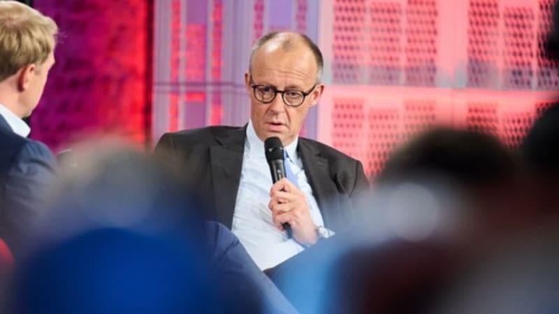 Německo proti konci aut se spalovacími motory. Kancléř Merz odmítl jejich zákaz po roce 2035