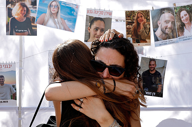 Shromáždění, protesty i cyklozávod. Izrael si připomíná výročí útoku Hamásu