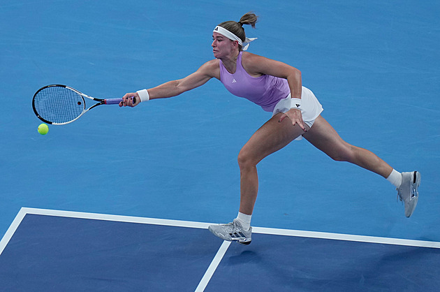 Nosková a Muchová jsou ve Wu-chanu ve druhém kole, Bouzková schytala debakl