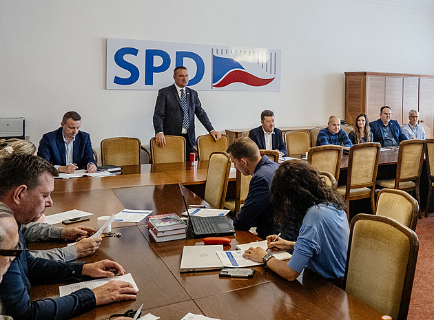 Předsedou klubu SPD bude Radim Fiala. Chceme místo ve vedení Sněmovny, řekl