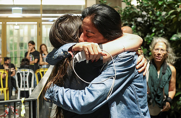 Hamás propustí rukojmí v pondělí či úterý, řekl Trump