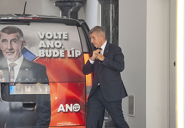 Babiš chce mít dohodu o křeslech s SPD a Motoristy. Jak může jeho vláda vypadat?