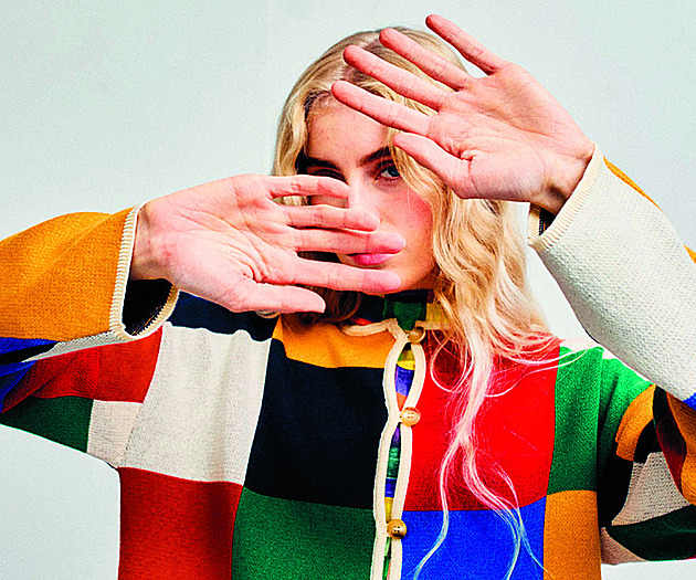 Podzim přeje kostkám. Slaďte je odvážně s výraznými barvami