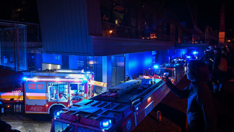 Bytovku v Bratislavě zachvátily plameny. V jednom z bytů zahynul muž