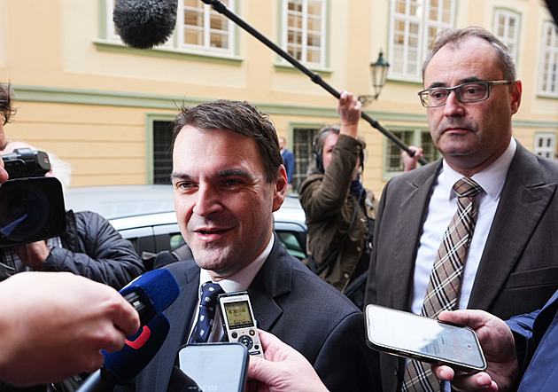 ANO, Motoristé a SPD řeší program vlády. Euro a emisní povolenky ne, EET ano