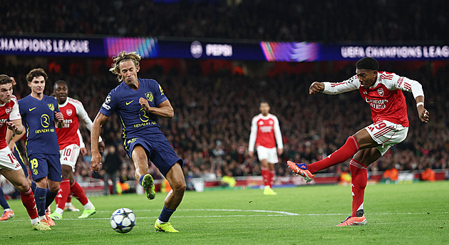 ONLINE: Arsenal vede nad Atlétikem, PSG školí Leverkusen, daří se i City