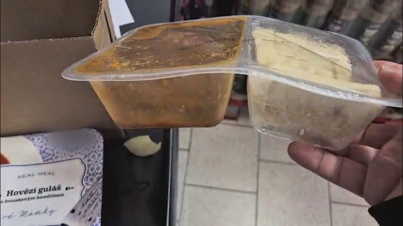 Nebezpečné mikroplasty jsou všude kolem nás. Do těla se nám dostávají i kvůli časté chybě