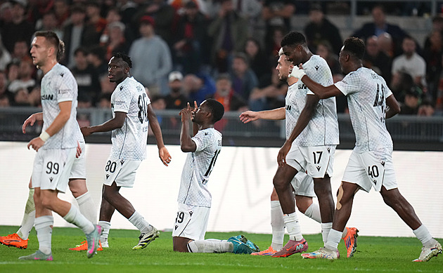 AS Řím - Plzeň 1:2, dva slepené góly a senzační výhra, Dybala z penalty jen snížil