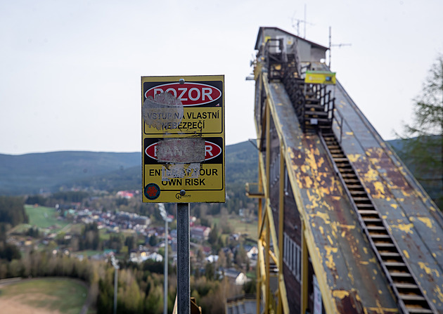 Harrachov už o skokanské můstky zájem nemá, odstoupí od sporné smlouvy na převod