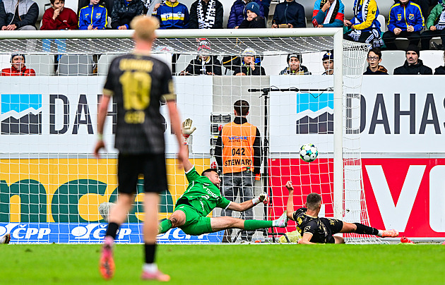 Hradec Kr. - Teplice 0:0, gól hostů kvůli ofsajdu neplatil, dál pokračují bez prohry