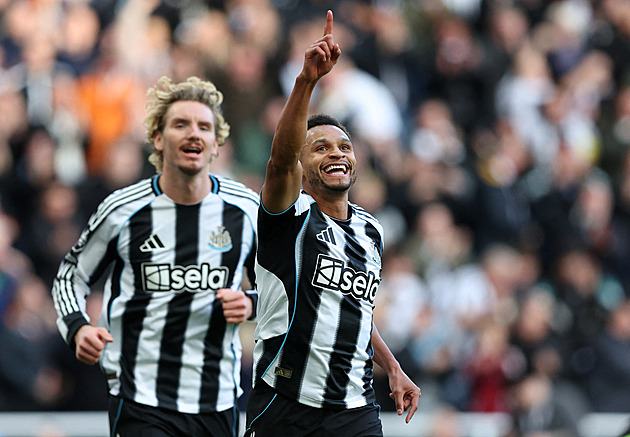 ONLINE: Newcastle vede, Chelsea přišla o náskok. Večer v akci United i Liverpool