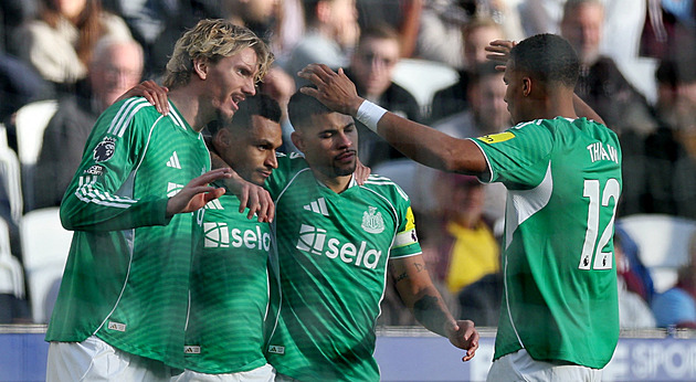 ONLINE: West Ham otáčí s Newcastlem, Souček jen na lavičce. Poté v akci City