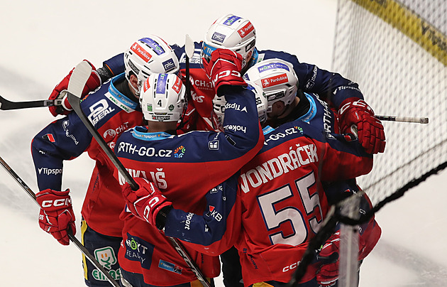 Skvělý obrat Komety, Pardubice zvládly šlágr v Třinci. Raduje se i Sparta či Plzeň