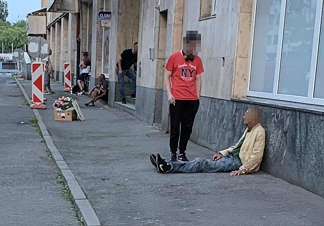 Holešovice ztrácejí trpělivost s bezdomovci. Podle Čižinského za to může magistrát