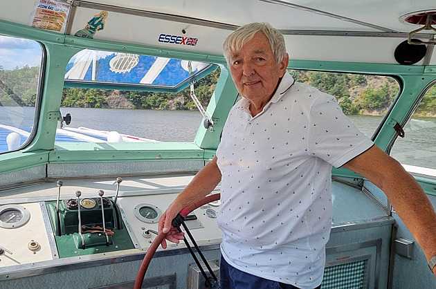 „Odešla ikona Hracholusek.“ Zemřel kapitán výletní lodi Plzeň, bylo mu 84 let