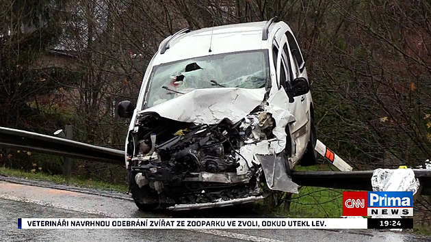 Nepřipoutaný spolujezdec zranil dalšího cestujícího, hrozí mu soud