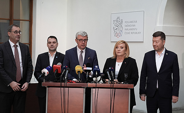 Část voličů STAN a SPOLU by podpořila menšinovou vládu ANO, říká průzkum