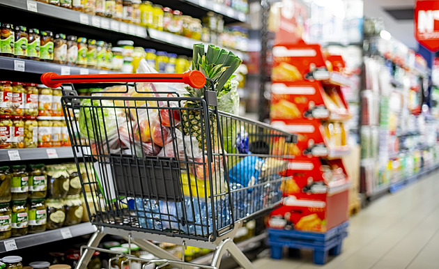 Otevírací doba obchodů 17. listopadu 2025: kde můžete nakoupit