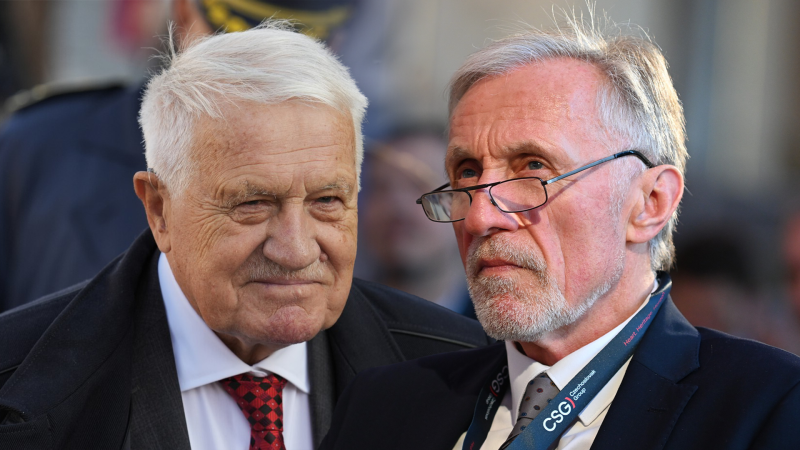 Klaus: Za výrok o Turkovi mě seřvali synové. Podle Topolánka jsou v Evropě takových mimoňů tuny